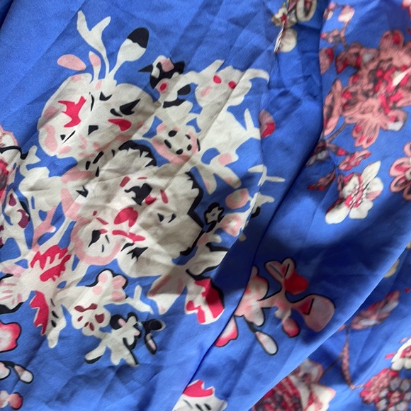 Pretty dress! - Picture 5 of 6